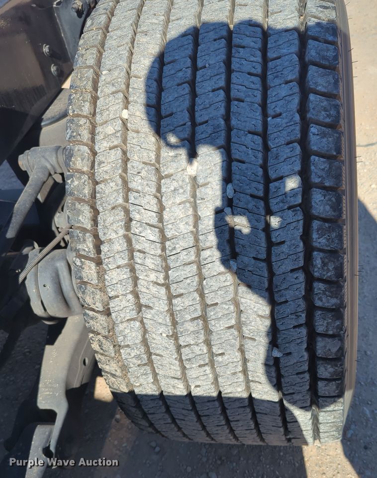 image for item OL9134 2020 Kenworth T680  semi truck