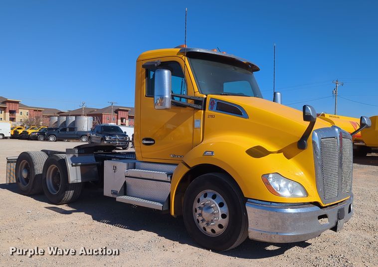 image for item OL9137 2020 Kenworth T680  semi truck
