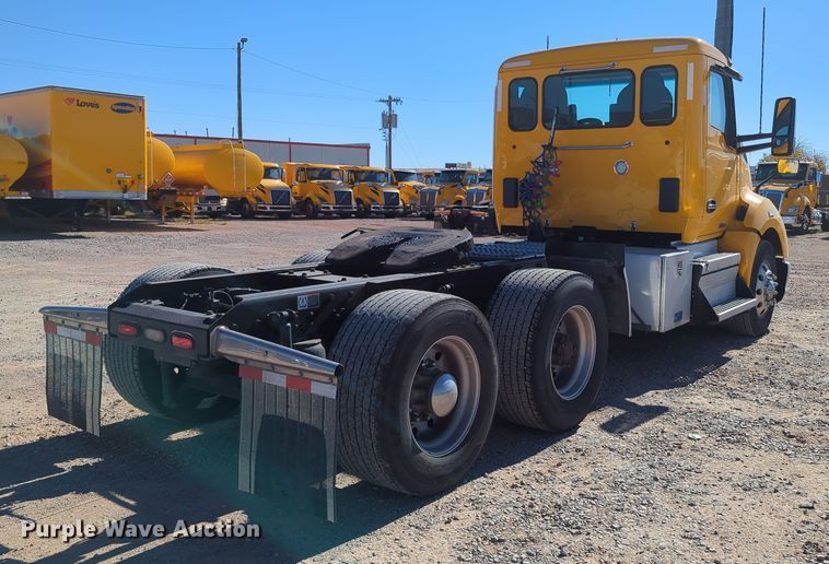 image for item OL9137 2020 Kenworth T680  semi truck