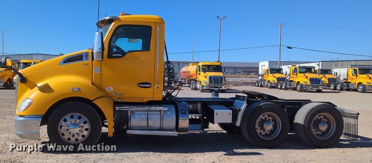 image for item OL9137 2020 Kenworth T680  semi truck