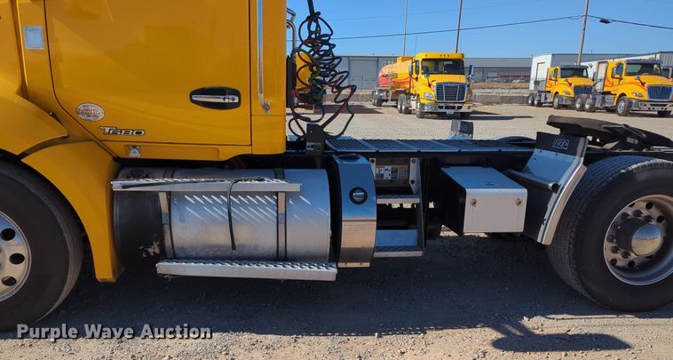 image for item OL9137 2020 Kenworth T680  semi truck