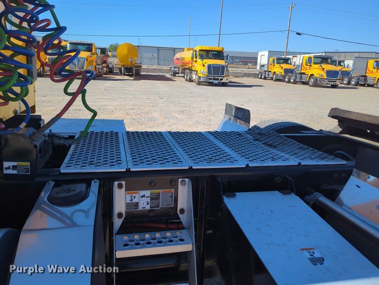 image for item OL9137 2020 Kenworth T680  semi truck