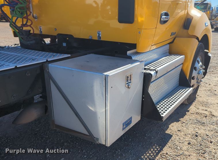 image for item OL9137 2020 Kenworth T680  semi truck