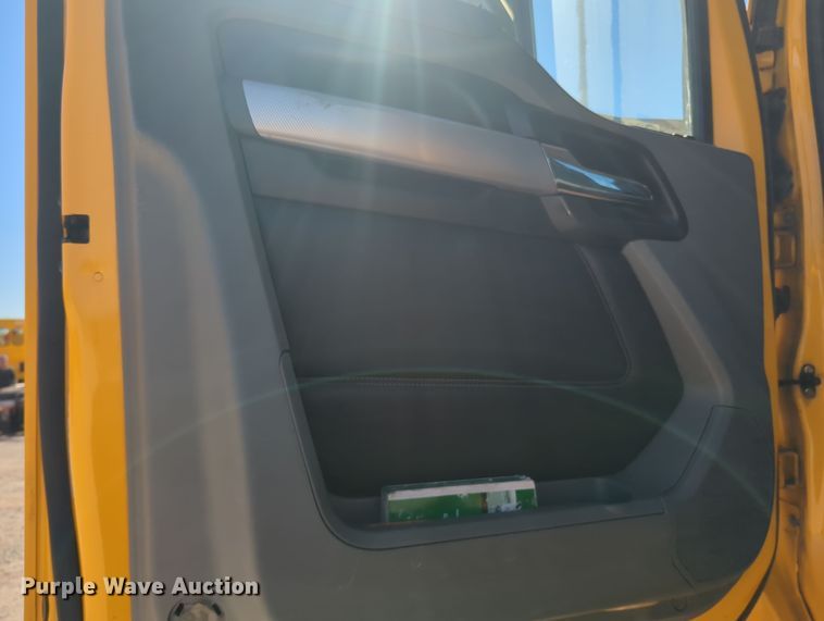 image for item OL9137 2020 Kenworth T680  semi truck