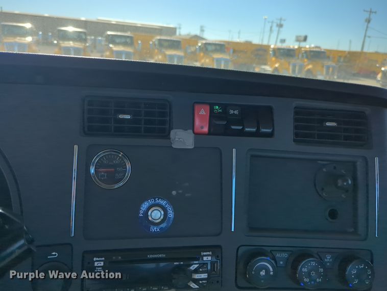 image for item OL9137 2020 Kenworth T680  semi truck