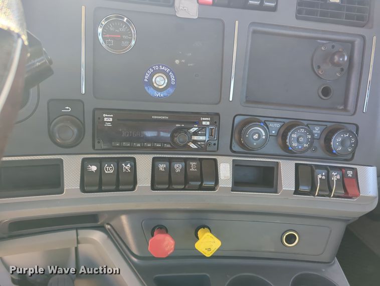 image for item OL9137 2020 Kenworth T680  semi truck