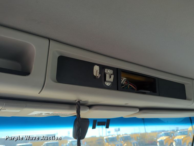 image for item OL9137 2020 Kenworth T680  semi truck