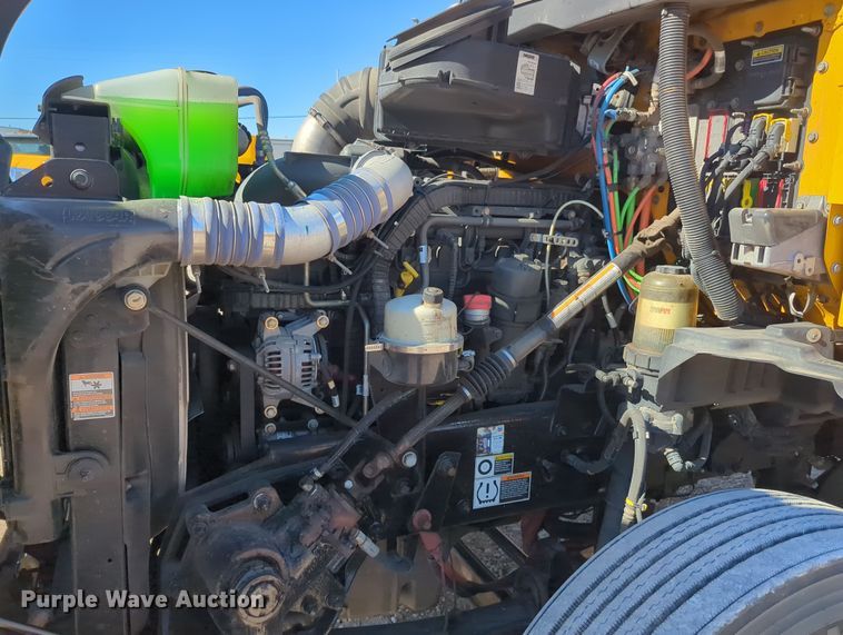 image for item OL9137 2020 Kenworth T680  semi truck