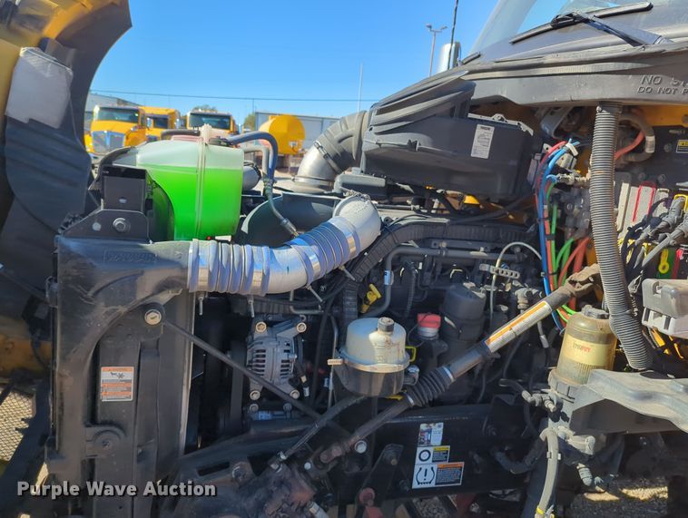 image for item OL9137 2020 Kenworth T680  semi truck