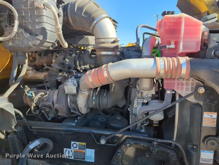 image for item OL9137 2020 Kenworth T680  semi truck