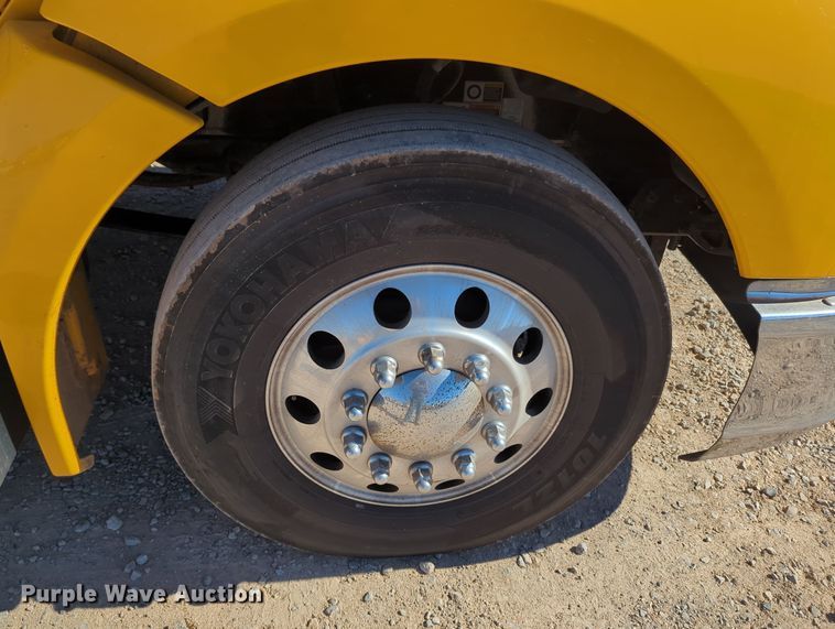 image for item OL9137 2020 Kenworth T680  semi truck