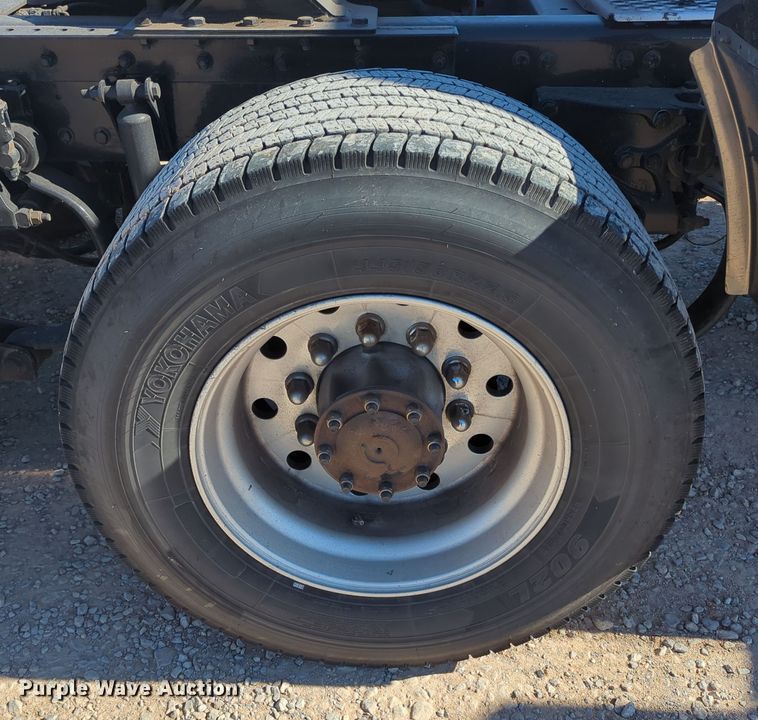 image for item OL9137 2020 Kenworth T680  semi truck