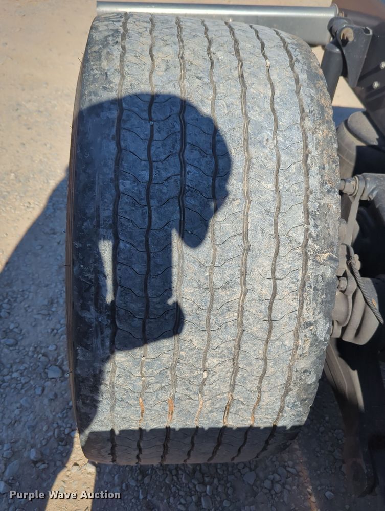 image for item OL9137 2020 Kenworth T680  semi truck