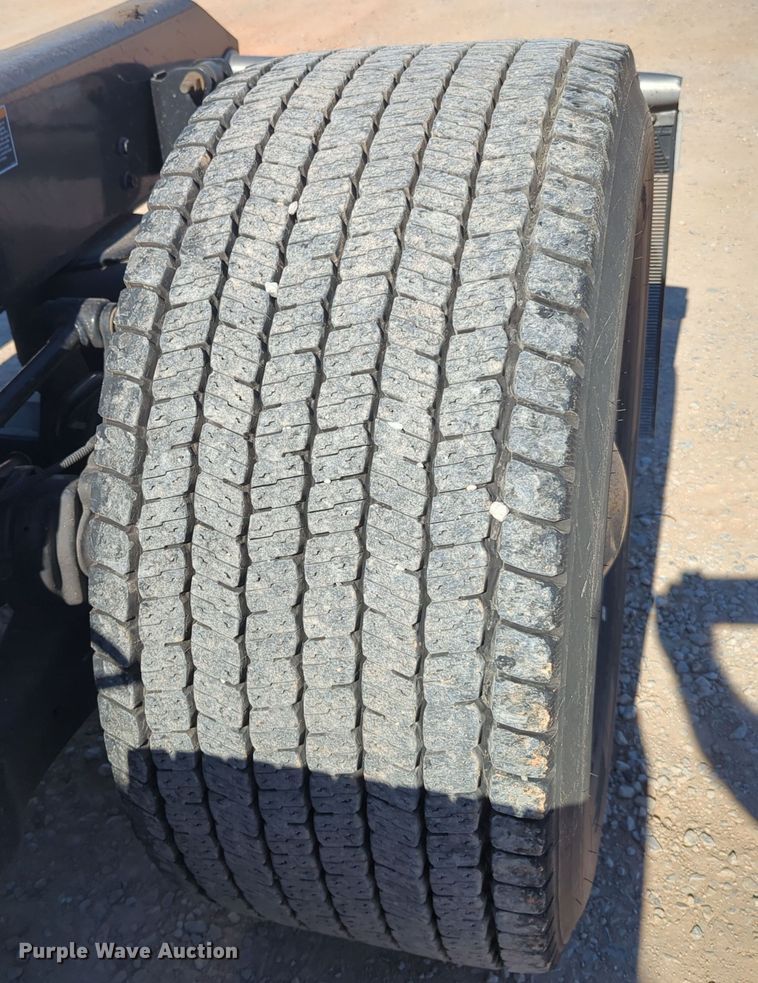 image for item OL9137 2020 Kenworth T680  semi truck