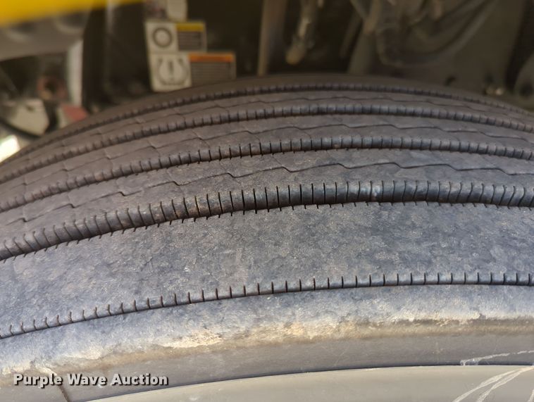 image for item OL9137 2020 Kenworth T680  semi truck