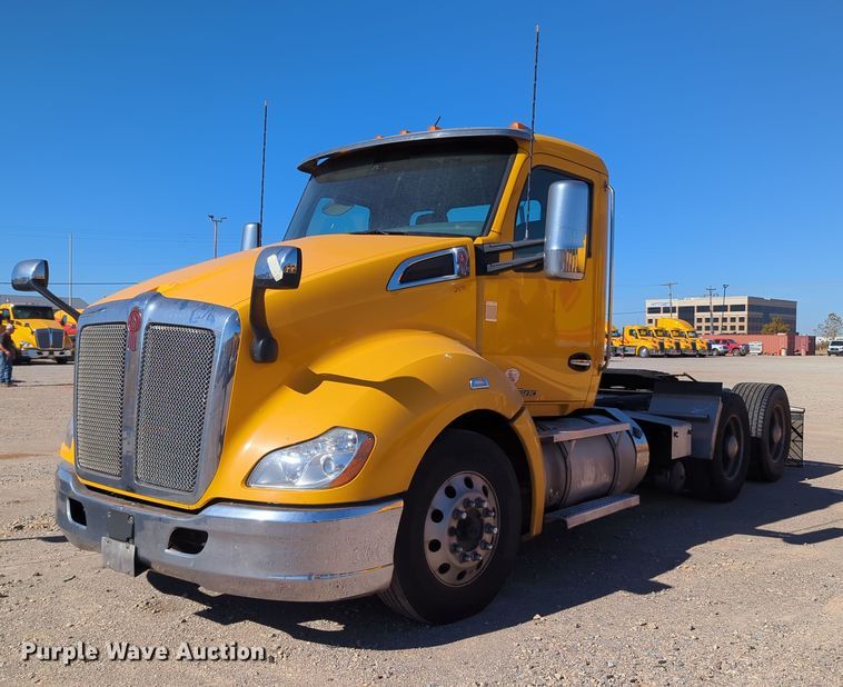 image for item OL9138 2019 Kenworth T680  semi truck