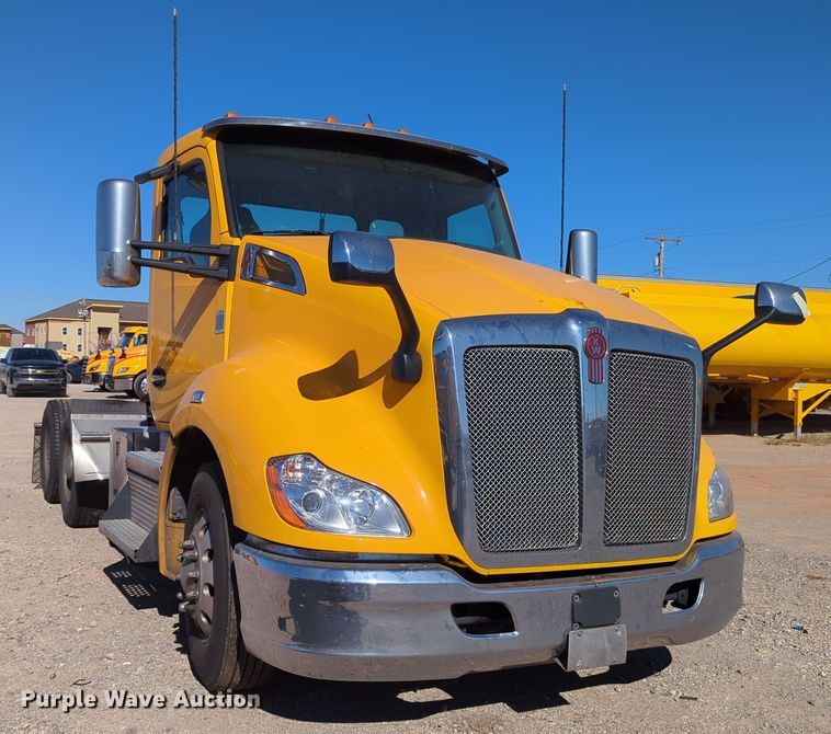 image for item OL9138 2019 Kenworth T680  semi truck
