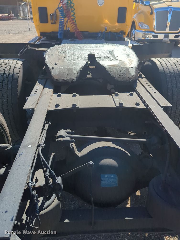 image for item OL9138 2019 Kenworth T680  semi truck