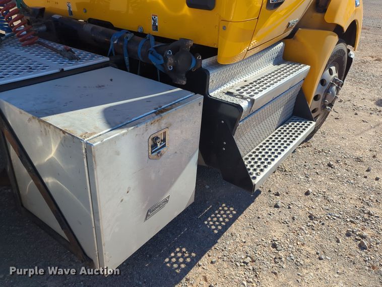 image for item OL9138 2019 Kenworth T680  semi truck