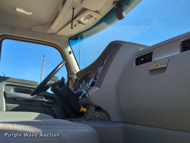 image for item OL9138 2019 Kenworth T680  semi truck