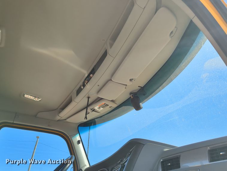 image for item OL9138 2019 Kenworth T680  semi truck