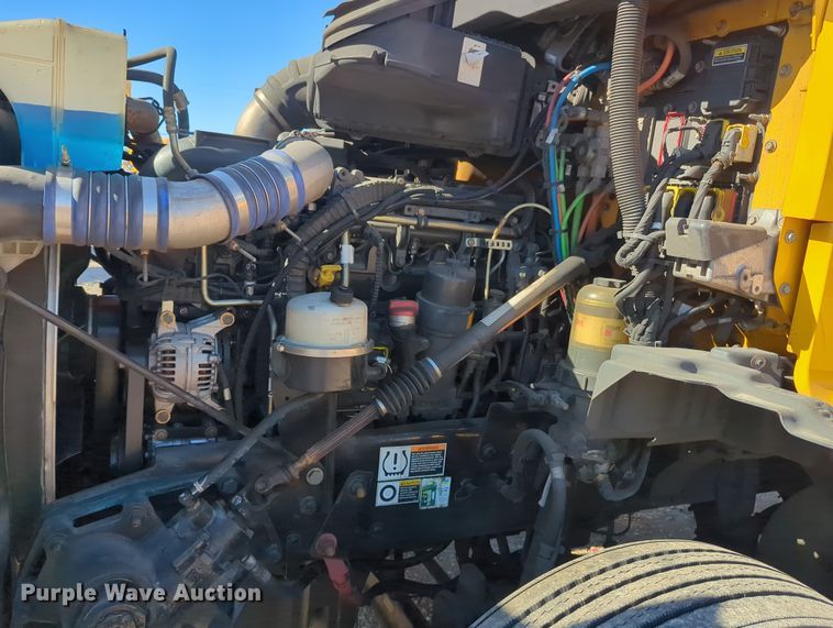 image for item OL9138 2019 Kenworth T680  semi truck