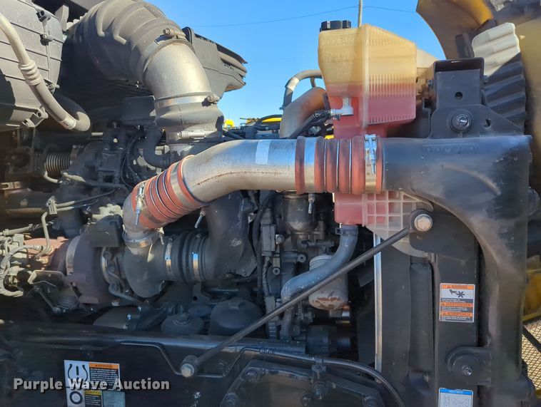 image for item OL9138 2019 Kenworth T680  semi truck