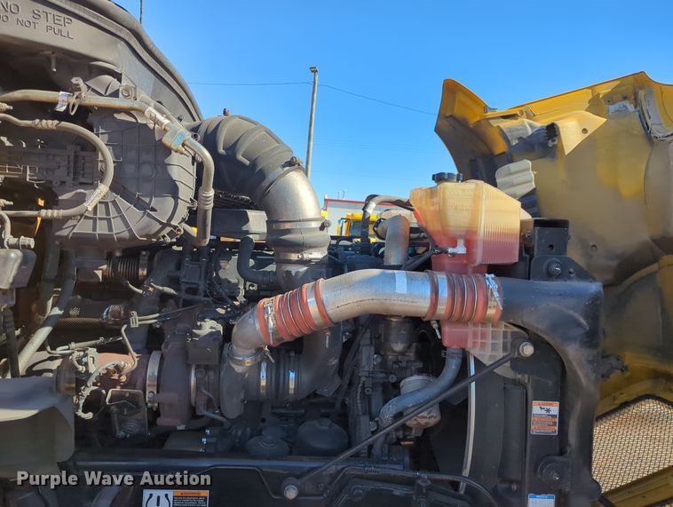 image for item OL9138 2019 Kenworth T680  semi truck