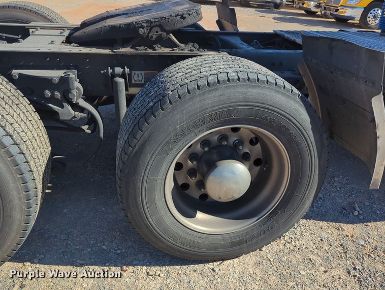 image for item OL9138 2019 Kenworth T680  semi truck