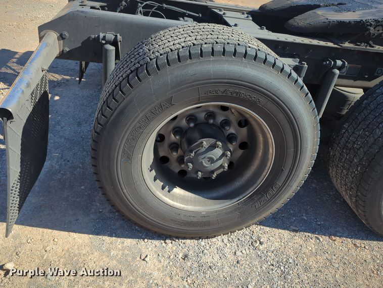 image for item OL9138 2019 Kenworth T680  semi truck