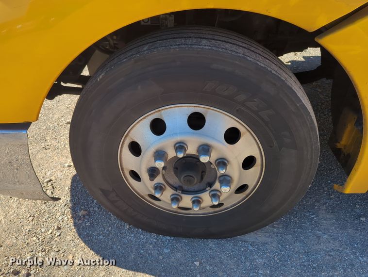 image for item OL9138 2019 Kenworth T680  semi truck