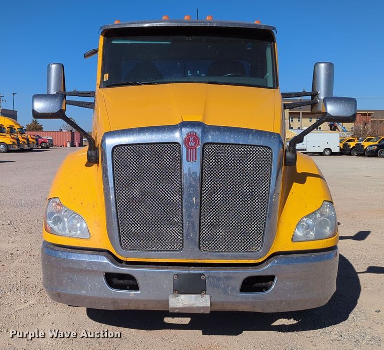 image for item OL9145 2019 Kenworth T680  semi truck