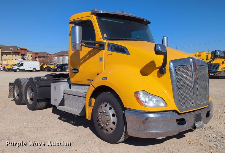 image for item OL9145 2019 Kenworth T680  semi truck