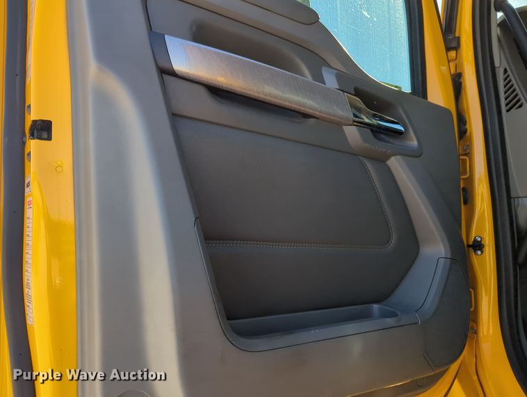 image for item OL9145 2019 Kenworth T680  semi truck