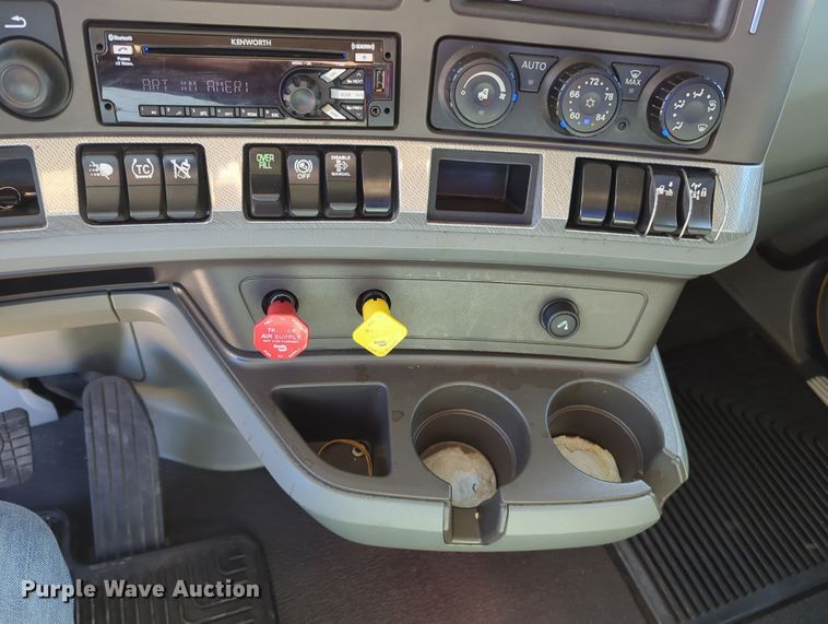 image for item OL9145 2019 Kenworth T680  semi truck