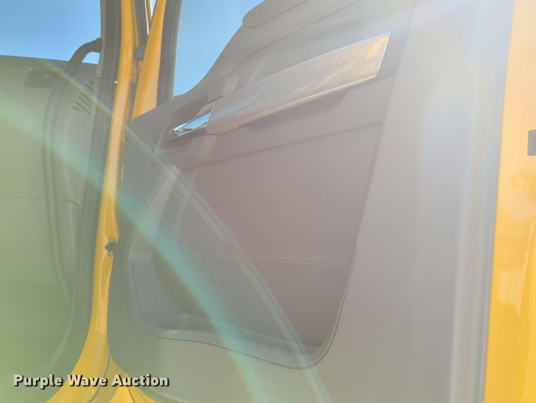 image for item OL9145 2019 Kenworth T680  semi truck