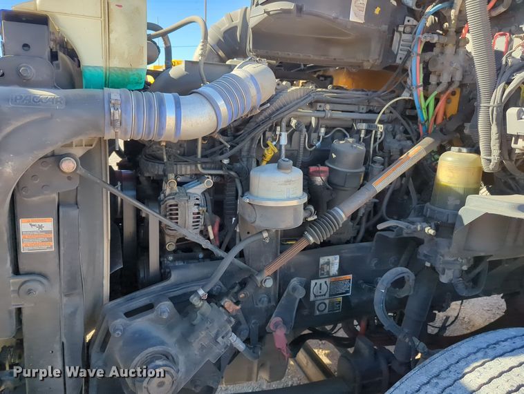 image for item OL9145 2019 Kenworth T680  semi truck