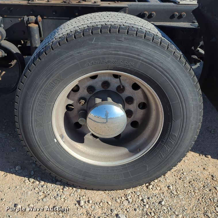 image for item OL9145 2019 Kenworth T680  semi truck