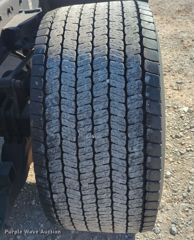 image for item OL9145 2019 Kenworth T680  semi truck