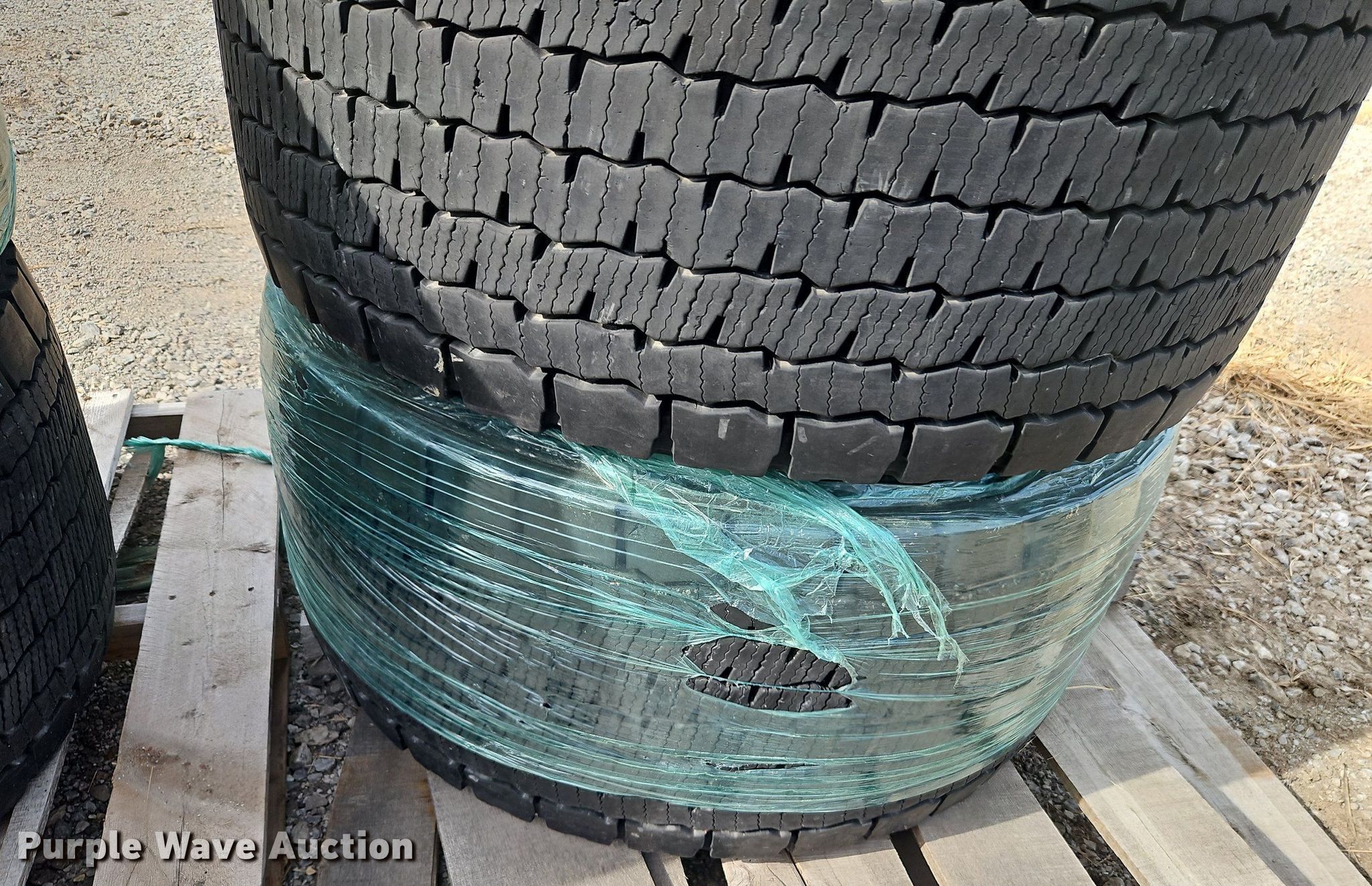 (4) Michelin tires and wheels in Mound City, KS Item DN7056 for sale Purple Wave