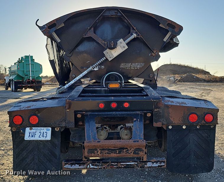 image for item DQ8465 2008 Smithco S3-44-36 side dump trailer