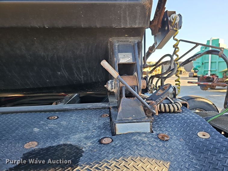 image for item DQ8465 2008 Smithco S3-44-36 side dump trailer