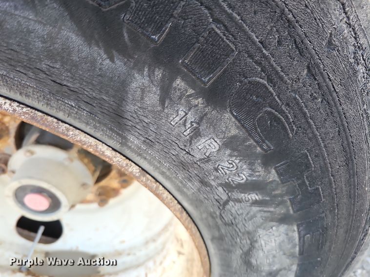 image for item DQ8465 2008 Smithco S3-44-36 side dump trailer