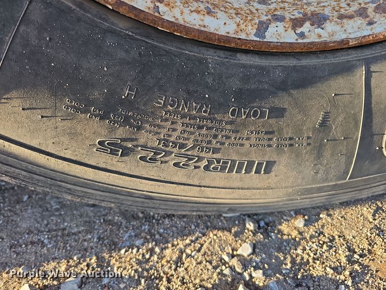 image for item DQ8465 2008 Smithco S3-44-36 side dump trailer