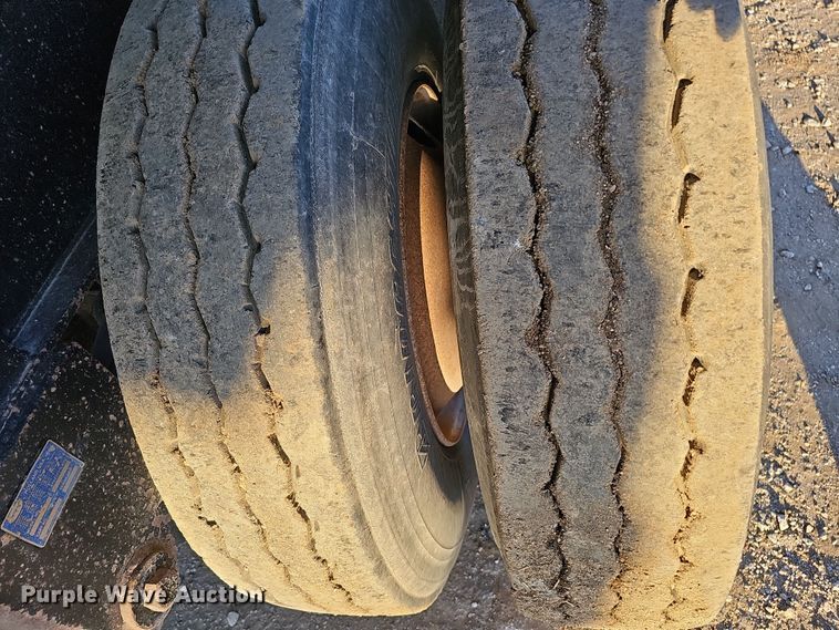 image for item DQ8465 2008 Smithco S3-44-36 side dump trailer