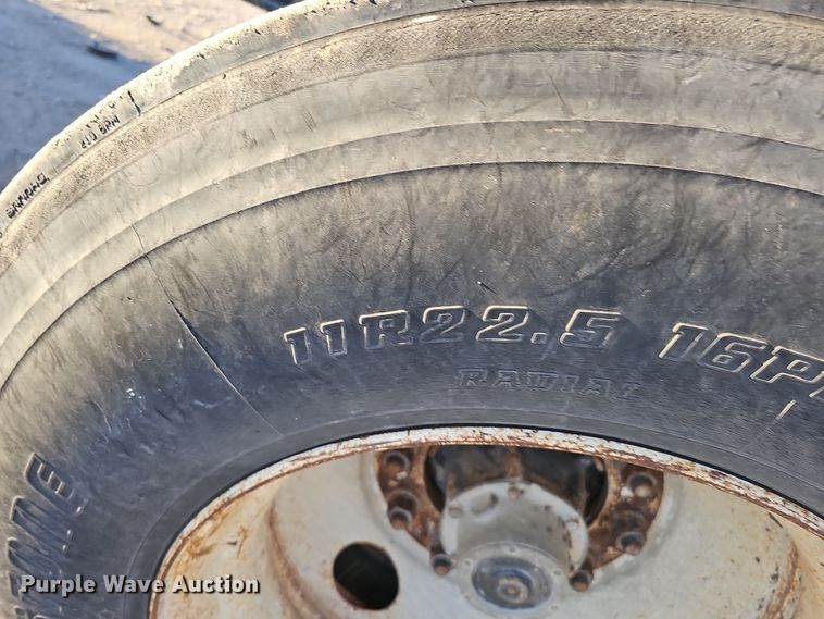 image for item DQ8465 2008 Smithco S3-44-36 side dump trailer