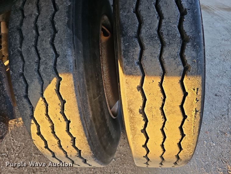 image for item DQ8467 2008 SmithCo S3-44-36 side dump trailer