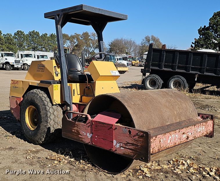 image for item DQ8470 1998 DynaPac CA141D single drum vibratory roller