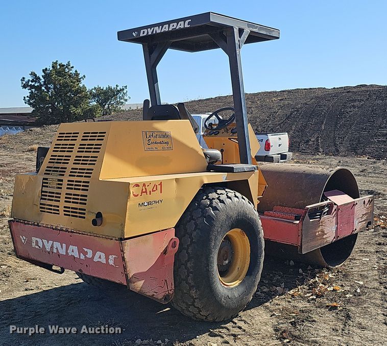 image for item DQ8470 1998 DynaPac CA141D single drum vibratory roller