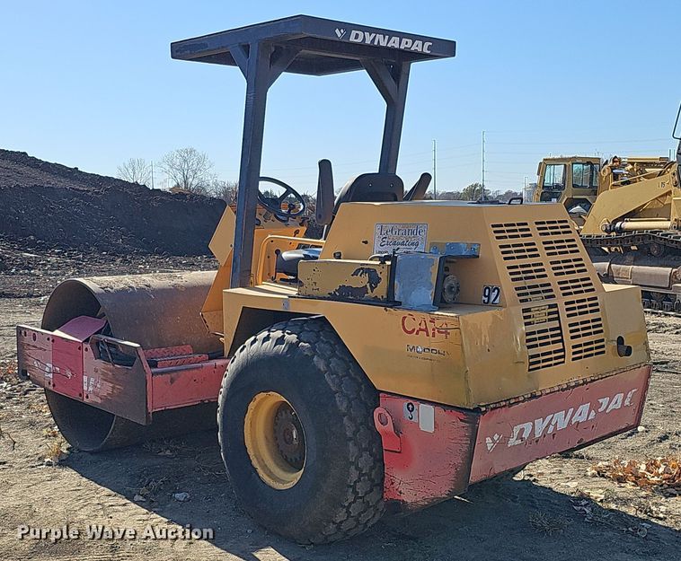 image for item DQ8470 1998 DynaPac CA141D single drum vibratory roller